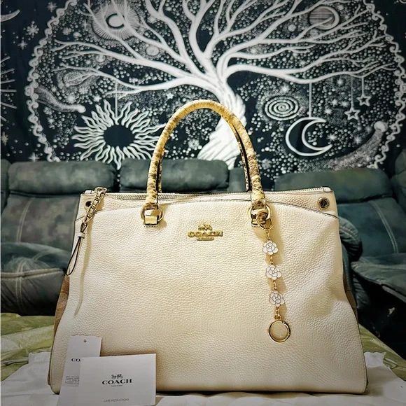 Coach shoulder bag Cream Leather Satchel with Signature Trim and Gold Hardware - Picture 5 of 17